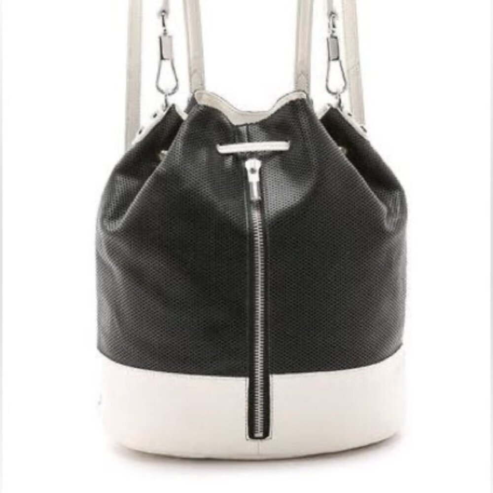 NWT - Elizabeth and James Cynnie Bucket Backpack